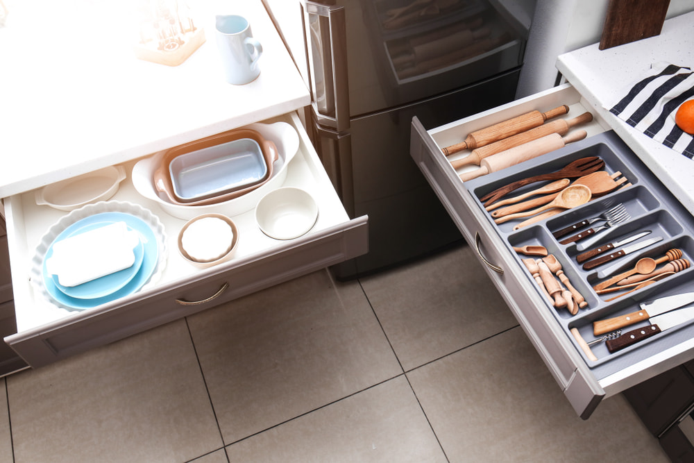 Roll-Out Drawers for Small Kitchens
